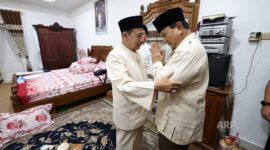 Menteri Pertahanan Prabowo Subianto bersilaturahmi ke kediaman Habib Lutfi bin Yahya di Pekalongan. (Dok. Angga Raka Prabowo)

