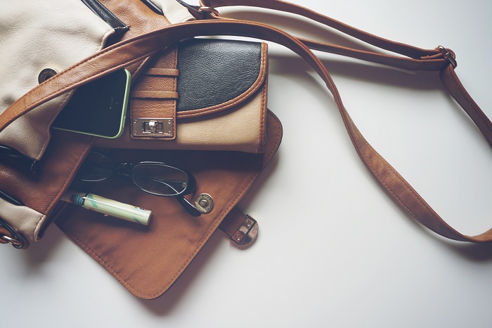 Anda perlu mengetahui tips memilih tas wanita yang tepat. (Pexels/Pixabay)