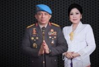 Mantan Irjen Pol Ferdy Sambo bersama istrinya Putri Candrawathi. (Instagram.com/@divpropampolri)
