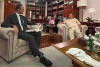 Duta Besar (Dubes) Inggris untuk Indonesia Dominic Jermey mengucapkan selamat kepada calon presiden Prabowo Subianto. (Dok. Tim Media Prabowo)