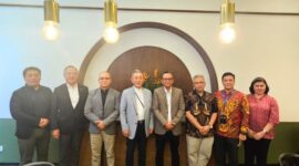 Foto : Ketua Badan Nasional Sertifikasi Profesi (BNSP), bersama Komisioner BNSP Adi Mahfudz, dan perwakilan dari Kementerian Ketenagakerjaan (Kemnaker) sedang menerima kunjungan dari TOYO Work Group Company, Ltd. (9/8/24).(Doc.Ist)