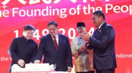 Wakil Menteri Pertanian (Wamentan) Sudaryono (Kanan) saat menghadiri undangan dalam acara National Day Reception of the Chinese Embassy in Indonesia di Jakarta, Kamis 19 September 2024 malam. (Dok. Kementerian Pertanian) 