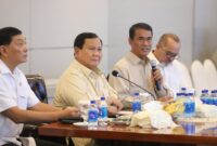 Presiden Prabowo turun dari kendaraan dan disambut langsung oleh Menteri Pertanian (Mentan) Andi Amran Sulaiman. (Dok. Kementerian Pertanian)