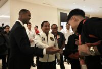 Presiden RI Prabowo Subianto merayakan kemenangan Tim Nasional (Timnas) Indonesia atas Bahrain. (Facebook.com @Setkab RI)
