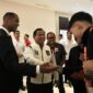 Presiden RI Prabowo Subianto merayakan kemenangan Tim Nasional (Timnas) Indonesia atas Bahrain. (Facebook.com @Setkab RI)