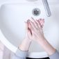 Seseorang mencuci tangan dengan sabun cair di wastafel umum. (Pixabay.com/RoonzNL)